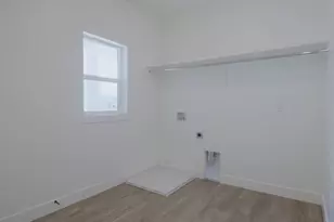 828 W 70 N, Hyrum, UT 84319 - Photo 10