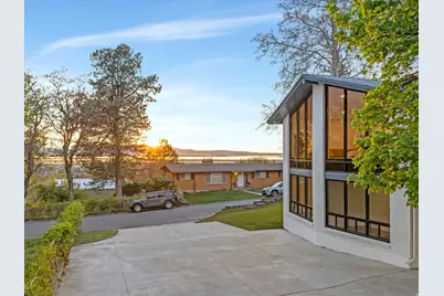 1092 N 500 E, Centerville, UT 84014 - Photo 2