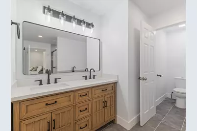 1092 N 500 E, Centerville, UT 84014 - Photo 14