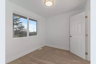 1092 N 500 E, Centerville, UT 84014 - Photo 20