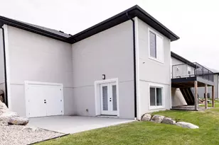 735 E 2750 N, North Ogden, UT 84414 - Photo 2