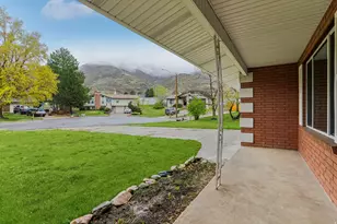 2826 E Brinton Circle, Layton, UT 84040 - Photo 4