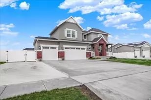 2449 N Sarus Crane Dr, Clinton, UT 84015 - Photo 2