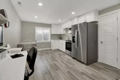 2449 N Sarus Crane Dr, Clinton, UT 84015 - Photo 30