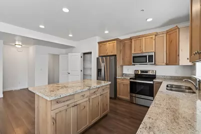 4216 W Gunlock Park Ct, Riverton, UT 84096 - Photo 8