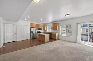 4216 W Gunlock Park Ct, Riverton, UT 84096 - Photo 12