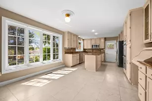 2797 E Sommet Dr, Holladay, UT 84117 - Photo 6