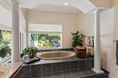 960 E Par Three Cir, Fruit Heights, UT 84037 - Photo 16