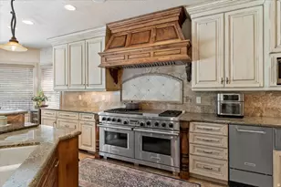 960 E Par Three Circle, Fruit Heights, UT 84037 - Photo 6