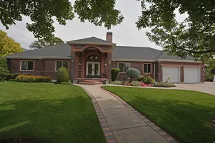 960 E Par Three Circle, Fruit Heights, UT 84037 - Photo 2