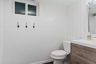 2220 N Joni Dr, Layton, UT 84040 - Photo 20