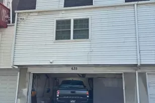 635 E Williamsburg Park Cir S, Sandy, UT 84070 - Photo 2