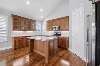 1842 E Peyton Ct, Holladay, UT 84117 - Photo 8