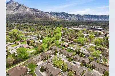 1842 E Peyton Ct, Holladay, UT 84117 - Photo 2