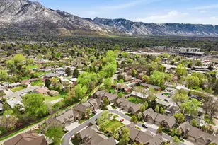 1842 E Peyton Ct, Holladay, UT 84117 - Photo 2