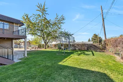 1025 E Grove Dr, Pleasant Grove, UT 84062 - Photo 32