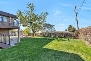 1025 E Grove Dr, Pleasant Grove, UT 84062 - Photo 32