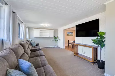 1025 E Grove Dr, Pleasant Grove, UT 84062 - Photo 10