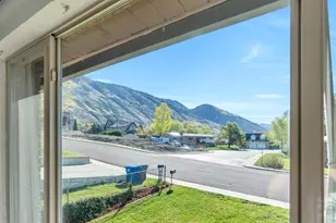 1025 E Grove Dr, Pleasant Grove, UT 84062 - Photo 6