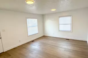 21 S Villa Dr, Clearfield, UT 84015 - Photo 8