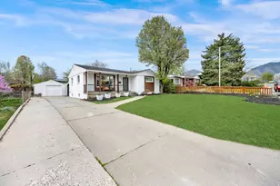 1861 E Severn Dr S, Holladay, UT 84124 - Photo 2