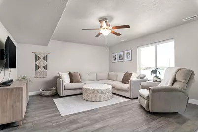 215 N 250 E, Salem, UT 84653 - Photo 24