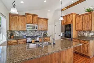 9239 S Brighton View Dr, Sandy, UT 84070 - Photo 12