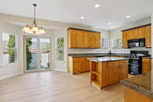 699 E Carlquist Dr S, Draper, UT 84020 - Photo 10