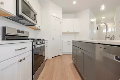 1518 W Banner Dr #819, Saratoga Springs, UT 84045 - Photo 8