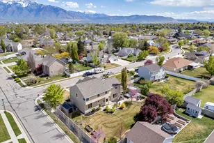 9842 S 3265 W, South Jordan, UT 84095 - Photo 6