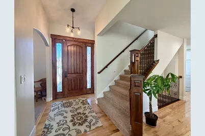 156 E Steed Ct, Farmington, UT 84025 - Photo 2