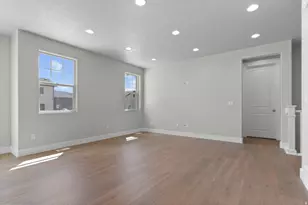 6766 N Desert Crk, Eagle Mountain, UT 84005 - Photo 10