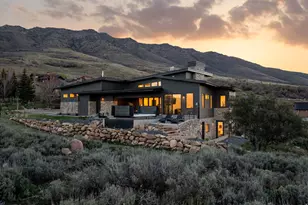 5585 E Highland Vw Ct, Eden, UT 84310 - Photo 2