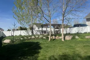 12 E 2150 N, Layton, UT 84041 - Photo 28