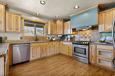 2013 N River View Cir, Huntsville, UT 84317 - Photo 14