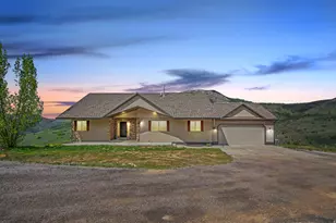 2013 N River View Cir, Huntsville, UT 84317 - Photo 1