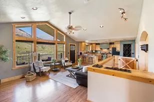 2013 N River View Cir, Huntsville, UT 84317 - Photo 8