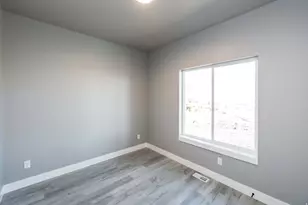 732 E 2475 N, North Logan, UT 84341 - Photo 12
