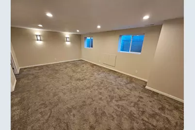 7152 S 2740 E, Cottonwood Heights, UT 84121 - Photo 12