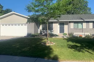 7152 S 2740 E, Cottonwood Heights, UT 84121 - Photo 1