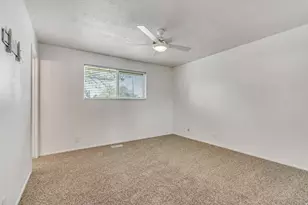 7152 S 2740 E, Cottonwood Heights, UT 84121 - Photo 10