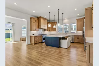 563 W Founders Blvd, Saratoga Springs, UT 84045 - Photo 8