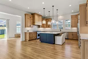 563 W Founders Blvd, Saratoga Springs, UT 84045 - Photo 8