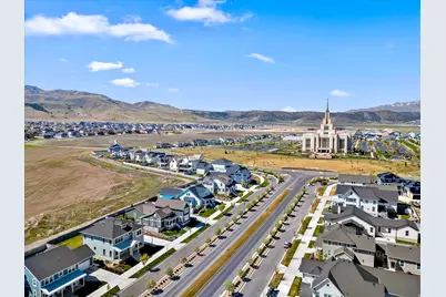 563 W Founders Blvd, Saratoga Springs, UT 84045 - Photo 4