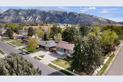1758 E Abbedale Ln E, Sandy, UT 84092 - Photo 30