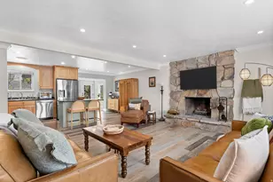 1758 E Abbedale Ln E, Sandy, UT 84092 - Photo 10