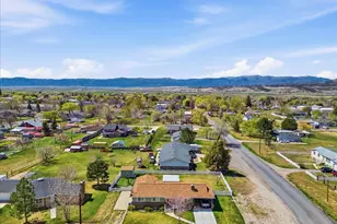 283 N 300 E, Mount Pleasant, UT 84647 - Photo 2