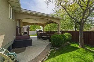 4521 W Carriage Ln N, Cedar Hills, UT 84062 - Photo 28