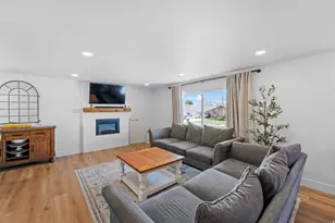 7147 S Ponderosa Dr E, Cottonwood Heights, UT 84121 - Photo 4