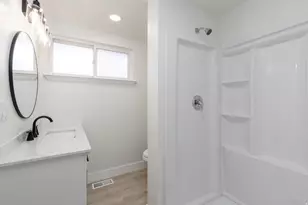 797 S 350 W, Bountiful, UT 84010 - Photo 16